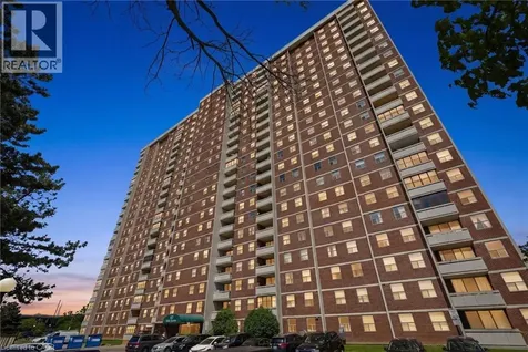 205 Hilda Avenue North York ON M2M 4B1