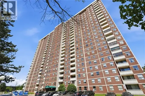 205 Hilda Avenue North York ON M2M 4B1