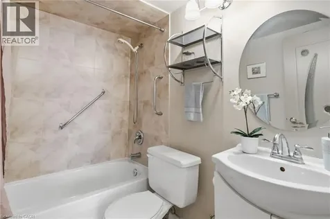 205 Hilda Avenue North York ON M2M 4B1