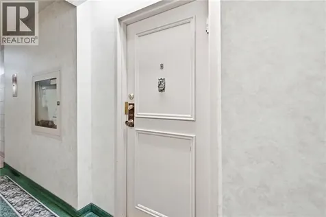 205 Hilda Avenue North York ON M2M 4B1