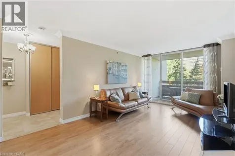 205 Hilda Avenue North York ON M2M 4B1