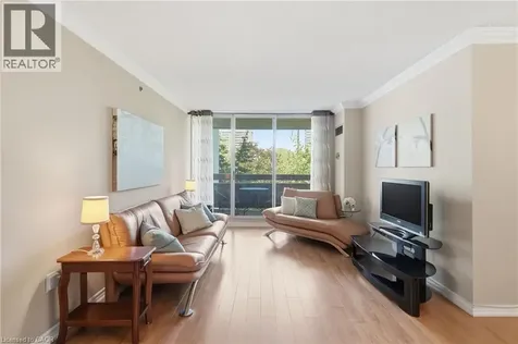 205 Hilda Avenue North York ON M2M 4B1