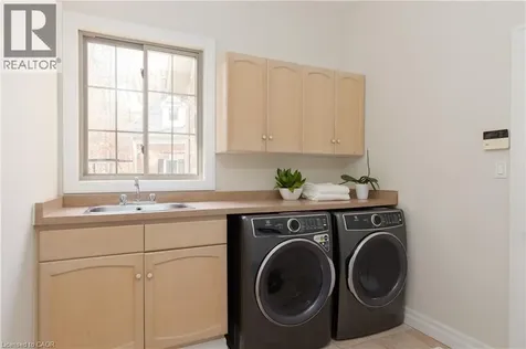 1285 Beaufort Drive Burlington ON L7P 4V9