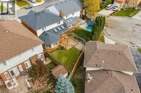 113 Greenshire Drive Hamilton ON L9C 7G5