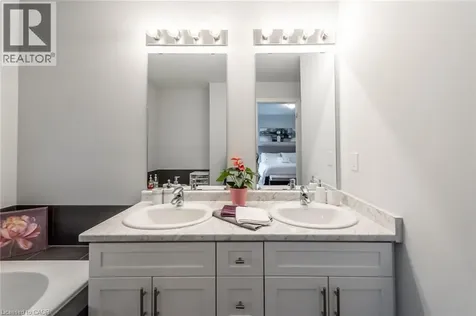 98 Shoreview Place Stoney Creek ON L8E 0J4