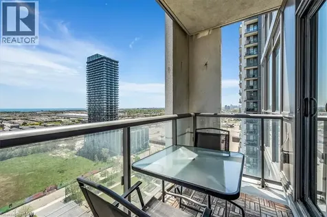 17 Zorra Street Etobicoke ON M8Z 0C8