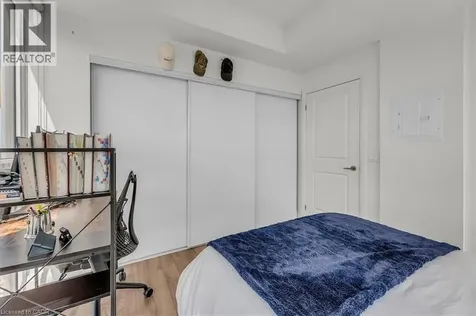 17 Zorra Street Etobicoke ON M8Z 0C8
