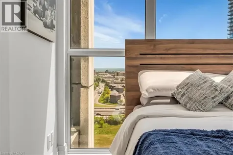 17 Zorra Street Etobicoke ON M8Z 0C8