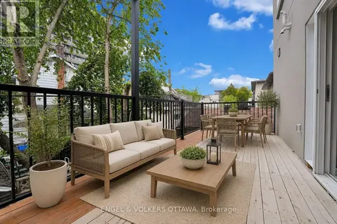 372 Berkley Avenue Ottawa ON K2A 2G7