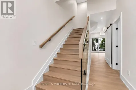 372 Berkley Avenue Ottawa ON K2A 2G7