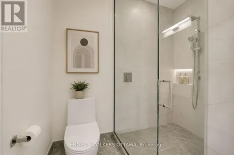 372 Berkley Avenue Ottawa ON K2A 2G7