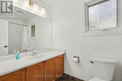 16 Lima Way Ottawa ON K2J 3G6