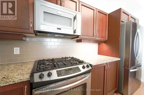 401 Golden Avenue Ottawa ON K2A 1H4