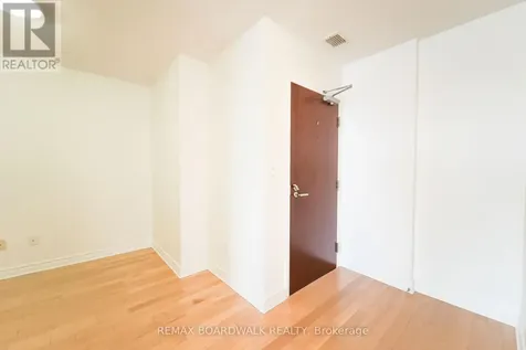 401 Golden Avenue Ottawa ON K2A 1H4
