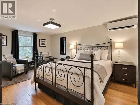 1276 Spring Gardens Road Burlington ON L7T 1J8