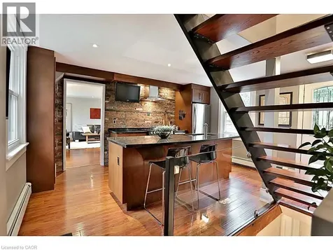 1276 Spring Gardens Road Burlington ON L7T 1J8