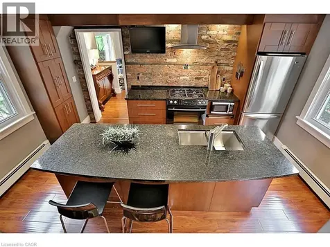 1276 Spring Gardens Road Burlington ON L7T 1J8