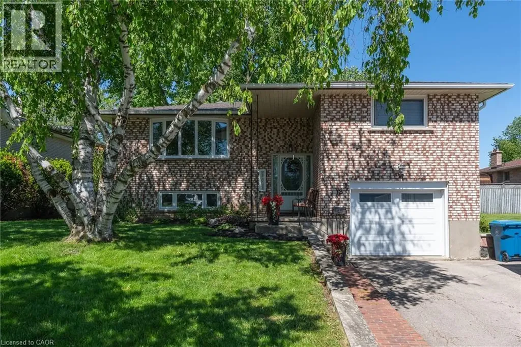 18 Mayberry Place Stratford ON N5A 6Z7