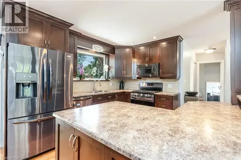18 Mayberry Place Stratford ON N5A 6Z7