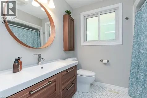 18 Mayberry Place Stratford ON N5A 6Z7