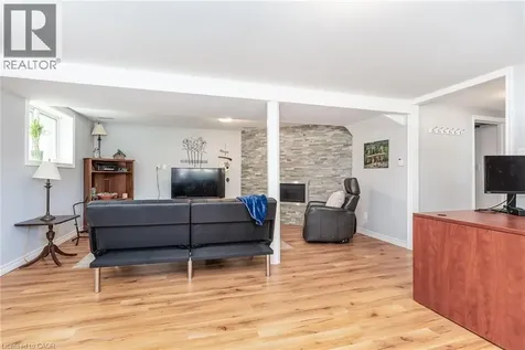 18 Mayberry Place Stratford ON N5A 6Z7
