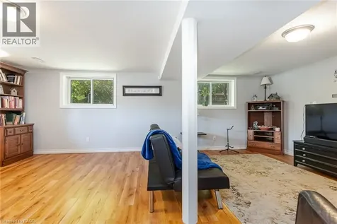 18 Mayberry Place Stratford ON N5A 6Z7