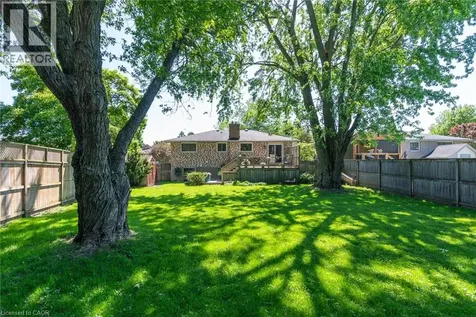 18 Mayberry Place Stratford ON N5A 6Z7