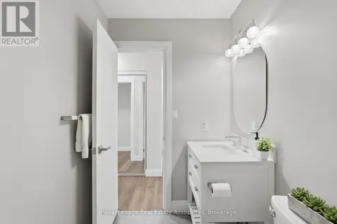 50A Harris Avenue Brantford ON N3R 2E9