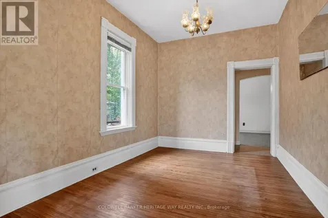 125 Charles Street Carleton Place ON K7C 2Y4