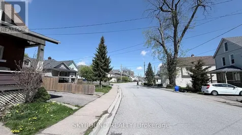 5113 St Lawrence Avenue Niagara Falls (downtown) ON L2E 3Y9