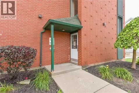 1009 Queenston Road Cambridge ON N3H 3K7