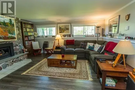 1399 Littleton Street Richards Landing ON P0R 1J0