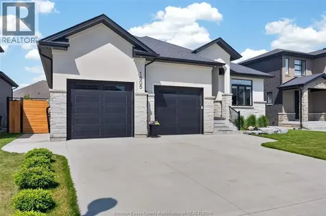 1505 Clearwater Windsor ON N8P 0E9