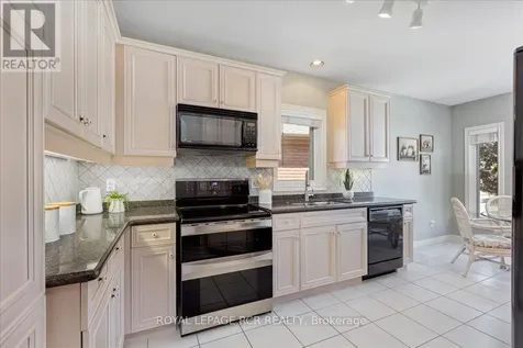 40 Bella Vista Trail New Tecumseth ON L9R 3C6