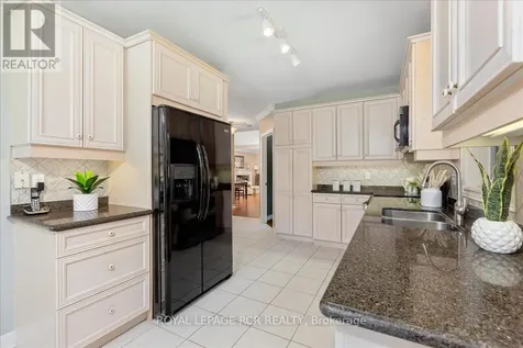 40 Bella Vista Trail New Tecumseth ON L9R 3C6