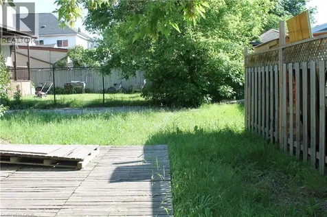 127 Robins Avenue Hamilton ON L8H 4N5