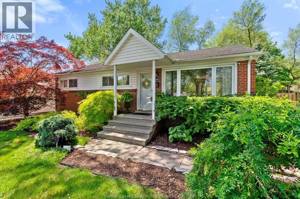3155 Virginia Park Avenue Windsor ON N9E 2C1