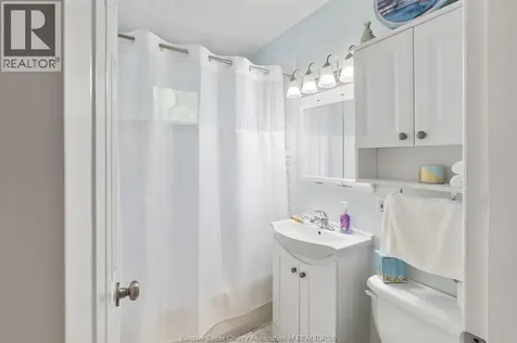 3155 Virginia Park Avenue Windsor ON N9E 2C1