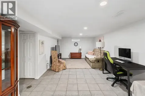 3155 Virginia Park Avenue Windsor ON N9E 2C1