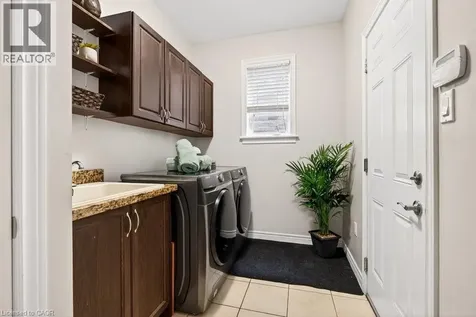 7 Summerwind Drive Hamilton ON L9B 0E5