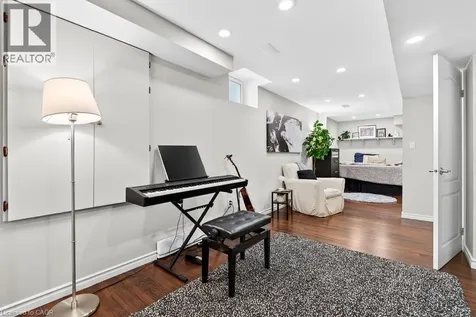 7 Summerwind Drive Hamilton ON L9B 0E5