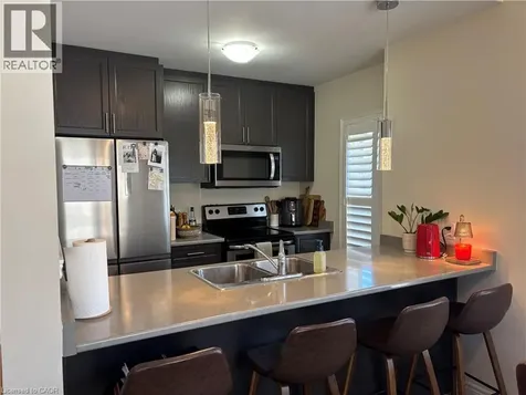 8 Lakefront Drive Stoney Creek ON L8E 0J3