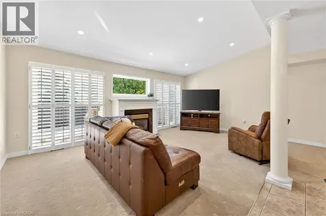 33 Willow Lane Grimsby ON L3M 5P6