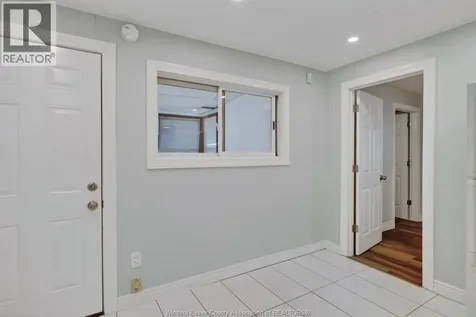 1032 Felix Avenue Windsor ON N9C 3L5