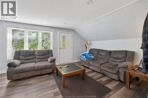 1032 Felix Avenue Windsor ON N9C 3L5