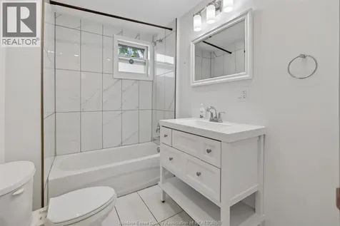 1032 Felix Avenue Windsor ON N9C 3L5