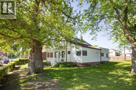 1032 Felix Avenue Windsor ON N9C 3L5
