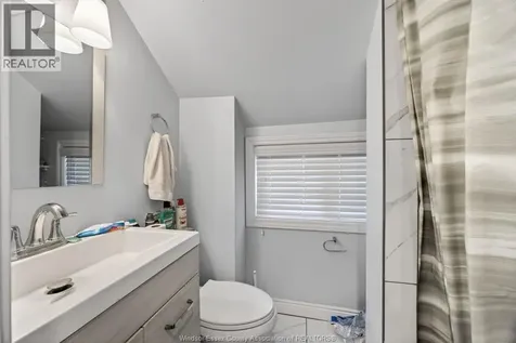 1032 Felix Avenue Windsor ON N9C 3L5
