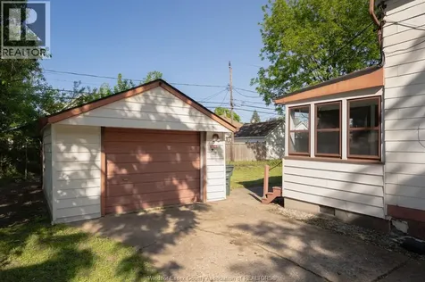 1032 Felix Avenue Windsor ON N9C 3L5