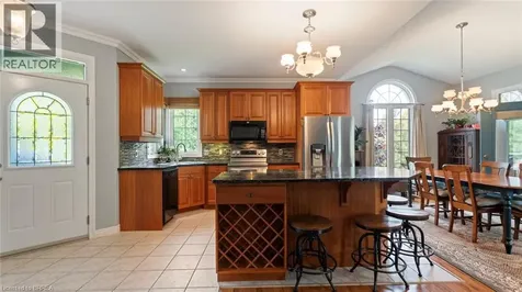 2 Hunter Drive South Port Rowan ON N0E 1M0